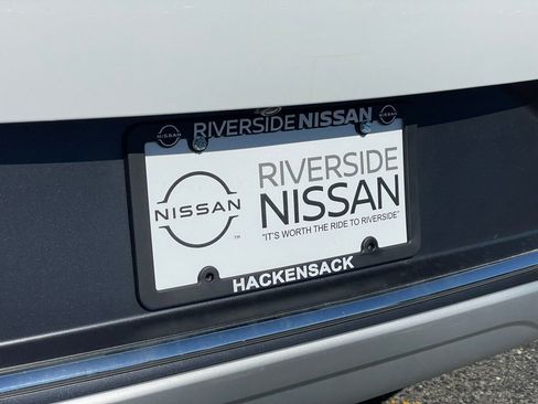 Used 2022 Buick Encore GX Essence FWD image 28