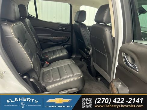 Used 2023 GMC Acadia Denali w/ Denali Technology Package FWD image 13