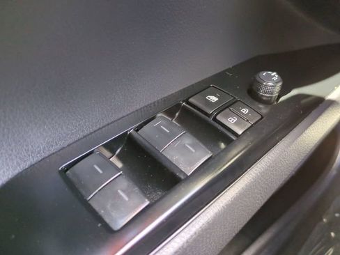 Used 2025 Toyota Camry SE w/ Multimedia Upgrade Package image 23