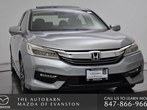 Used 2017 Honda Accord Touring image 12