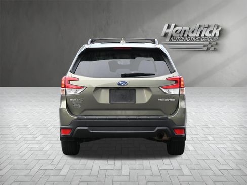 Used 2020 Subaru Forester Premium AWD/4WD image 8