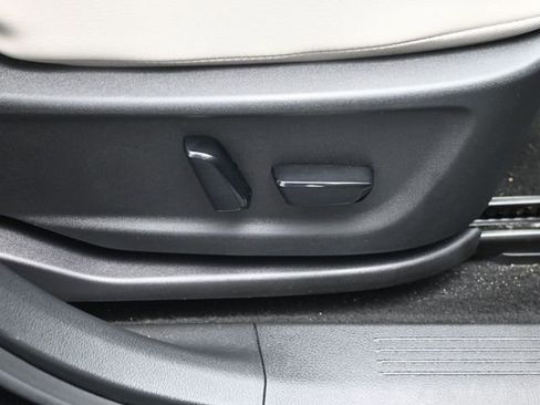 Used 2023 Nissan Ariya FWD image 26