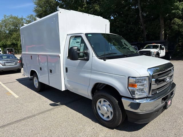 New 2027 Ford E-350 and Econoline 350 Super Duty w/ Power Equipment Group RWD image 1