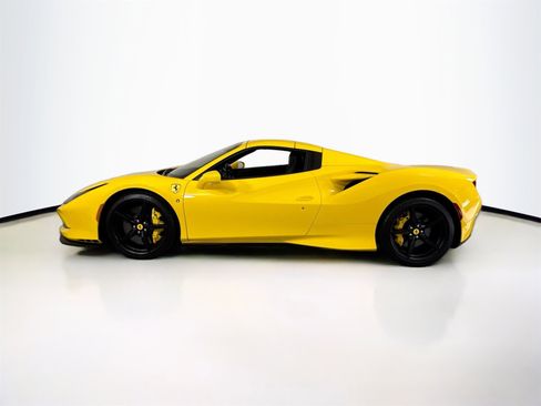 Certified 2021 Ferrari F8 Tributo image 4