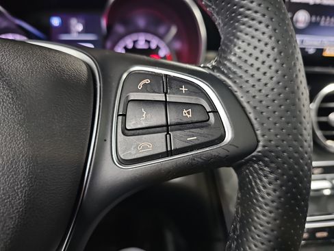 Used 2018 Mercedes-Benz GLC 300 4MATIC image 19