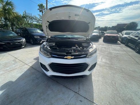 Used 2019 Chevrolet Trax LS FWD image 17
