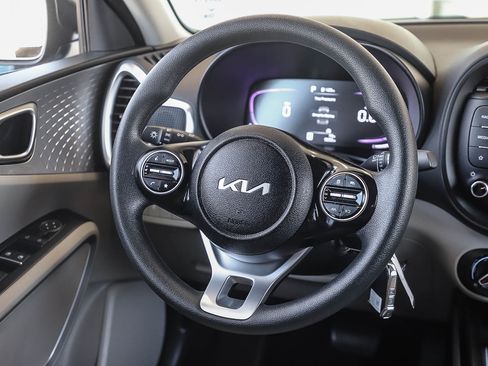 Used 2025 Kia Soul LX FWD image 18