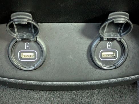 Used 2019 Hyundai Santa Fe Limited image 10