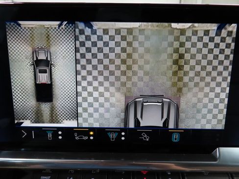 Used 2024 Chevrolet Silverado 2500 High Country image 18