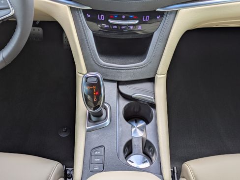 Used 2018 Cadillac XT5 AWD image 19