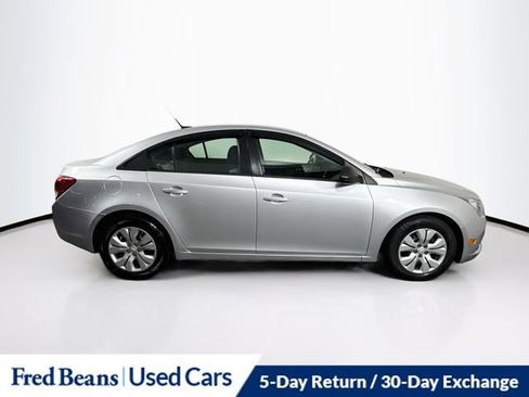 Used 2014 Chevrolet Cruze LS FWD image 10