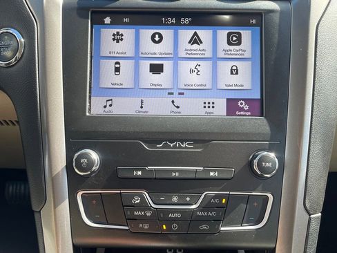 Used 2019 Ford Fusion SE image 11