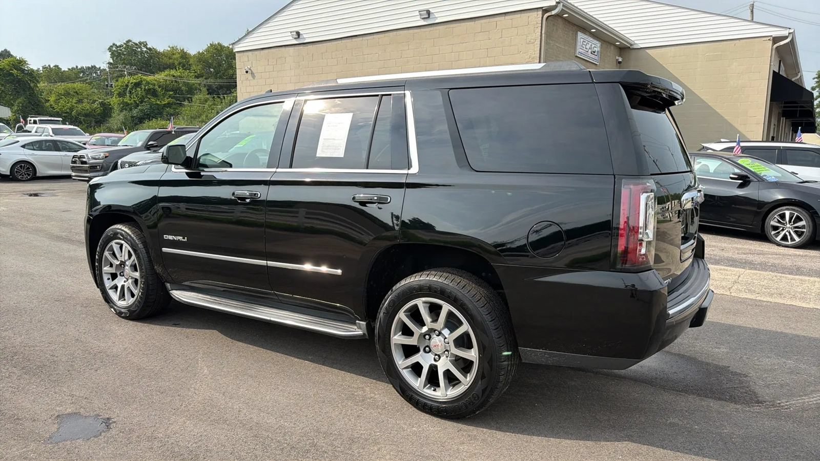 Used 2015 GMC Yukon Denali RWD image 6