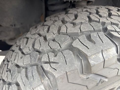 Used 2020 Toyota Tacoma SR5 w/ Technology Package image 46