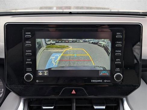 Used 2022 Toyota Venza XLE image 14