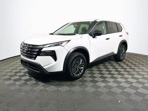 Used 2024 Nissan Rogue S FWD image 4