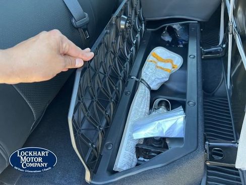 Used 2018 Toyota Tacoma TRD Sport w/ Technology Package image 28