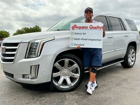 Used 2019 Cadillac Escalade Luxury AWD/4WD image 1