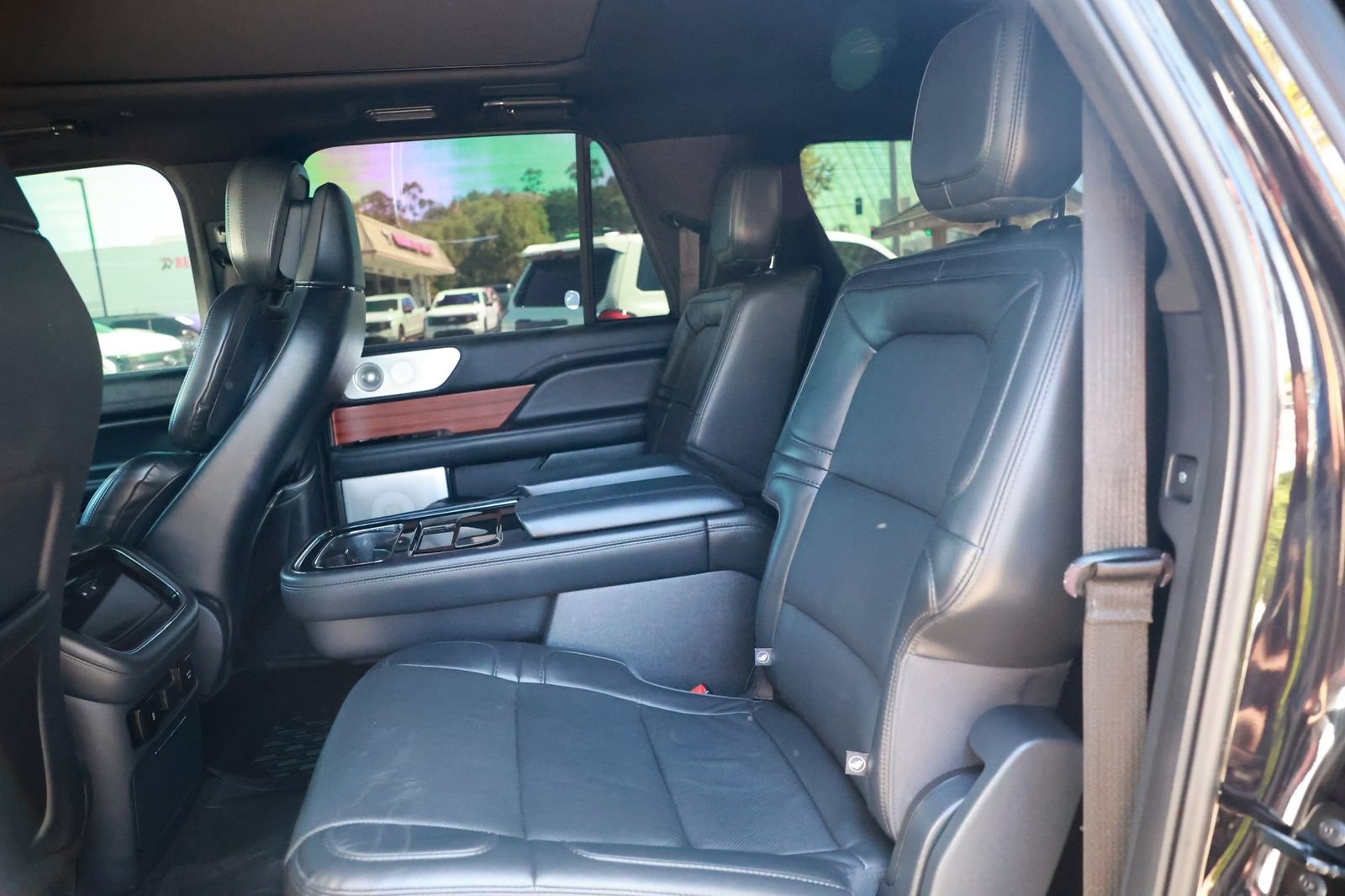 Used 2024 Lincoln Navigator L Reserve AWD/4WD image 37