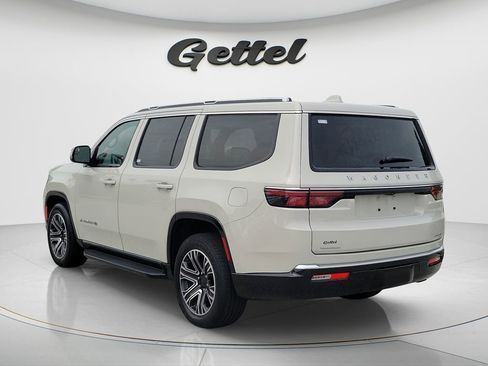 Used 2022 Jeep Wagoneer Series III AWD/4WD image 7