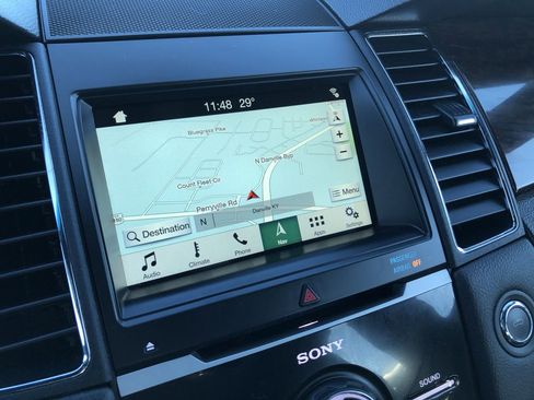 Used 2018 Ford Taurus Limited image 20