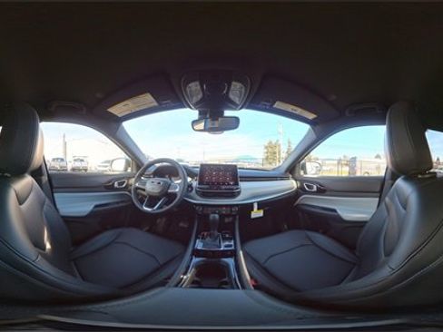 New 2025 Jeep Compass Limited image 15