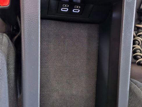 Used 2025 Toyota Prius LE image 29