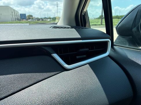Used 2025 Toyota Corolla LE FWD image 37