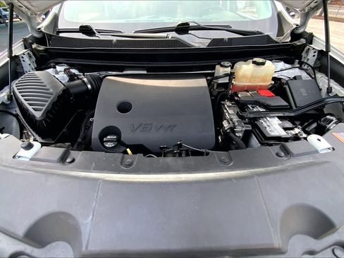 Used 2018 Chevrolet Traverse Premier w/ Redline Edition AWD/4WD image 32