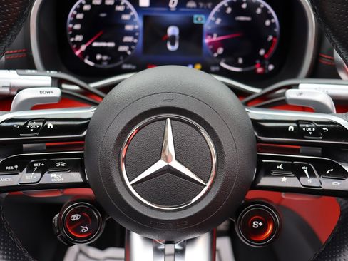 Used 2022 Mercedes-Benz SL 63 AMG 4MATIC image 29