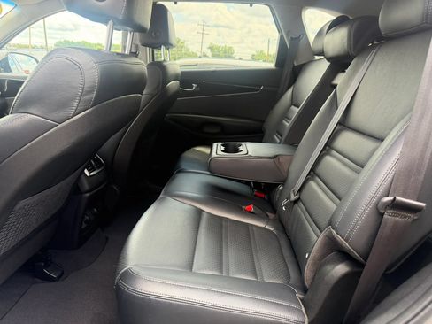 Used 2018 Kia Sorento EX FWD image 15