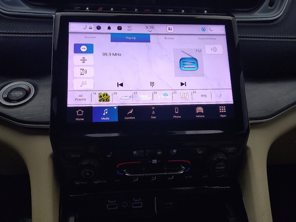Used 2023 Jeep Grand Cherokee Limited w/ Luxury Tech Group II RWD image 25
