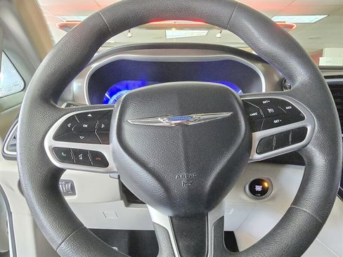 Used 2018 Chrysler Pacifica Touring Plus w/ Tire & Wheel Group image 30