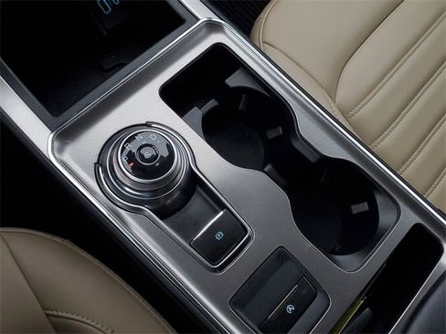 Certified 2022 Ford Edge SEL w/ Convenience Package image 23