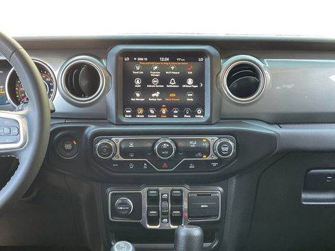 Used 2023 Jeep Wrangler Unlimited Sahara AWD/4WD image 12