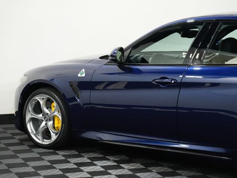 Used 2019 Alfa Romeo Giulia Quadrifoglio w/ Driver Assist Dynamic Package image 19