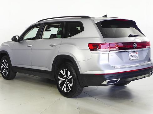 Used 2025 Volkswagen Atlas SE FWD image 9