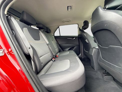 Used 2023 Kia Niro LX image 25
