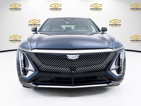 Used 2024 Cadillac Lyriq Tech AWD/4WD image 2