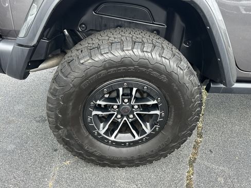 Used 2025 Jeep Wrangler Unlimited Rubicon AWD/4WD image 21