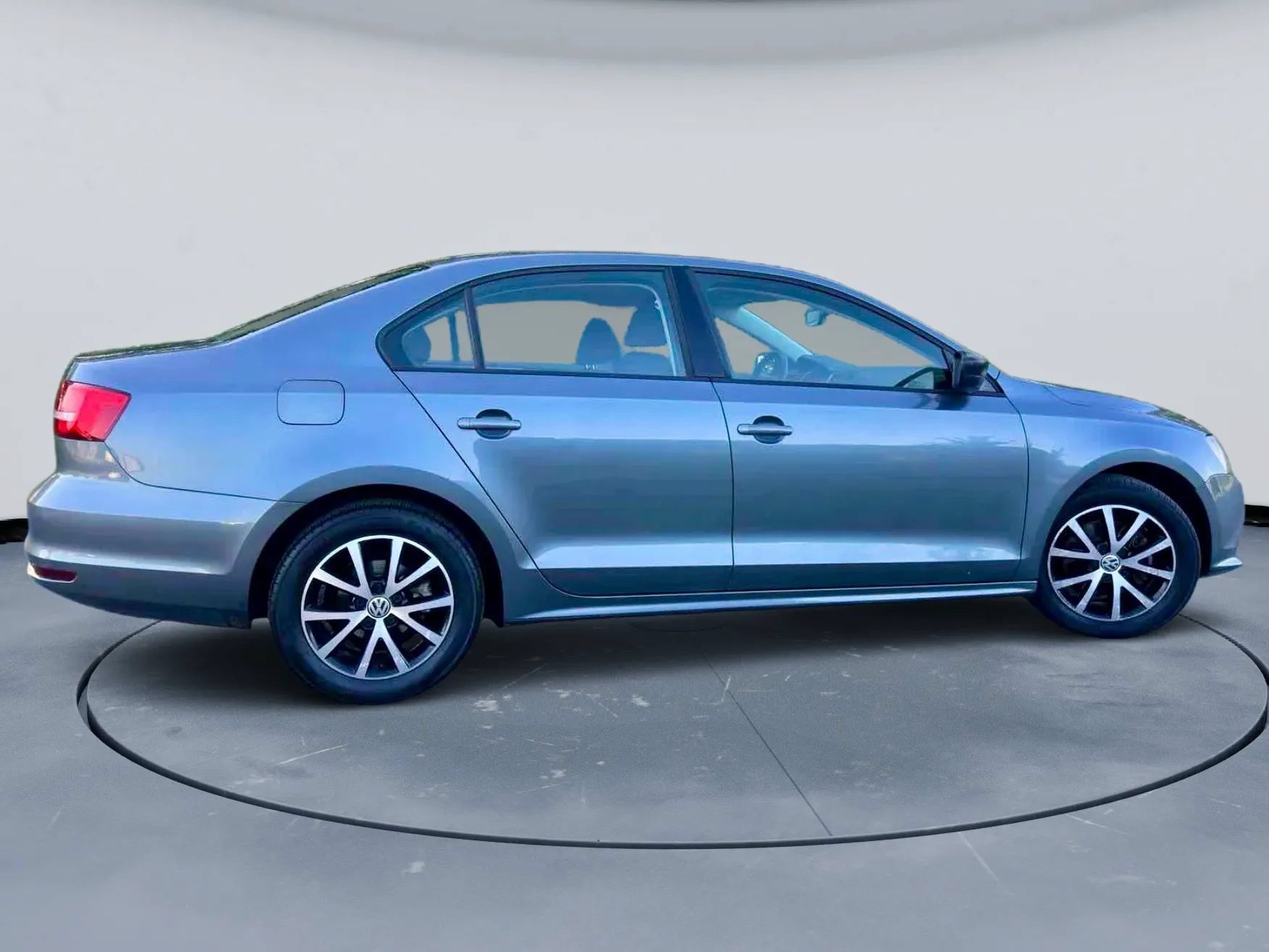 Used 2015 Volkswagen Jetta SE FWD image 4