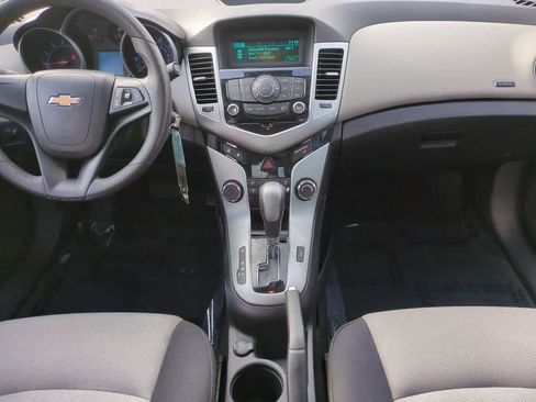 Used 2014 Chevrolet Cruze LS image 18