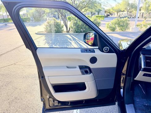 Used 2016 Land Rover Range Rover Sport HSE image 15