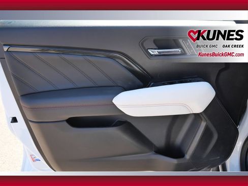 Used 2026 GMC Canyon AT4X w/ LPO, Black Badging Package AWD/4WD image 34