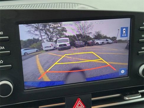 Used 2021 Hyundai Elantra SEL image 24