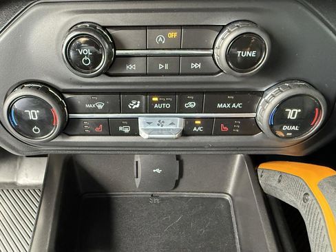 Used 2023 Ford Bronco Badlands w/ Sasquatch Package AWD/4WD image 28