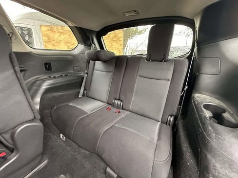 Used 2019 Nissan Pathfinder S image 18