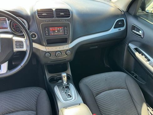 Used 2018 Dodge Journey SXT w/ Connectivity Group image 16