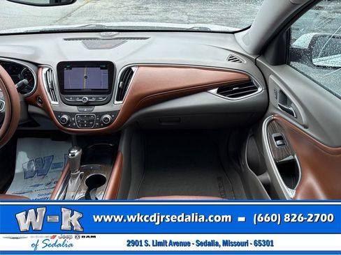 Used 2018 Chevrolet Malibu Premier w/ Premier Sun and Wheel Package FWD image 40