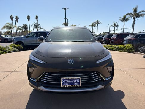 New 2026 Buick Envista Preferred FWD image 2